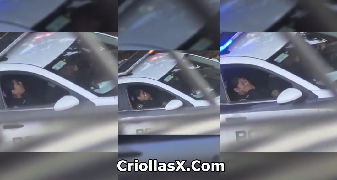 Capturan a dos policías que realizan actos sexuales en la patrulla en México.