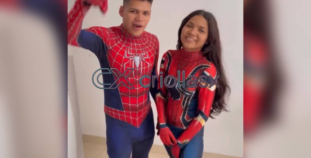 Los Videos de Nuevo video porno de la mujer araña y su pareja – Porno Colombiano por Criollasx.net