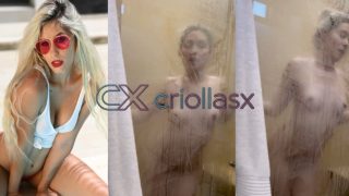 IssaVegas Latina tomando una ducha para OnlyFans Latino