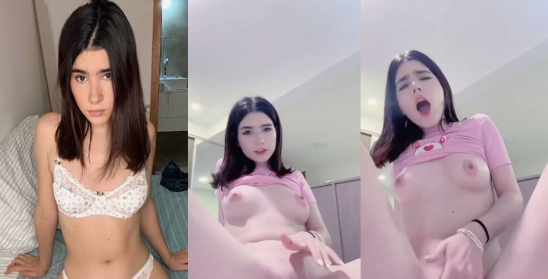 ZoeIsThePrincess Latina tocandose en su habitación para OnlyFans Latino